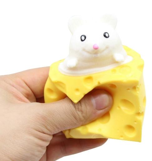 Antistresinis žaislas „Pelė sūryje“