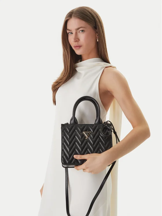 Guess Rankinė Guess J6GZ04 W4090 Juoda