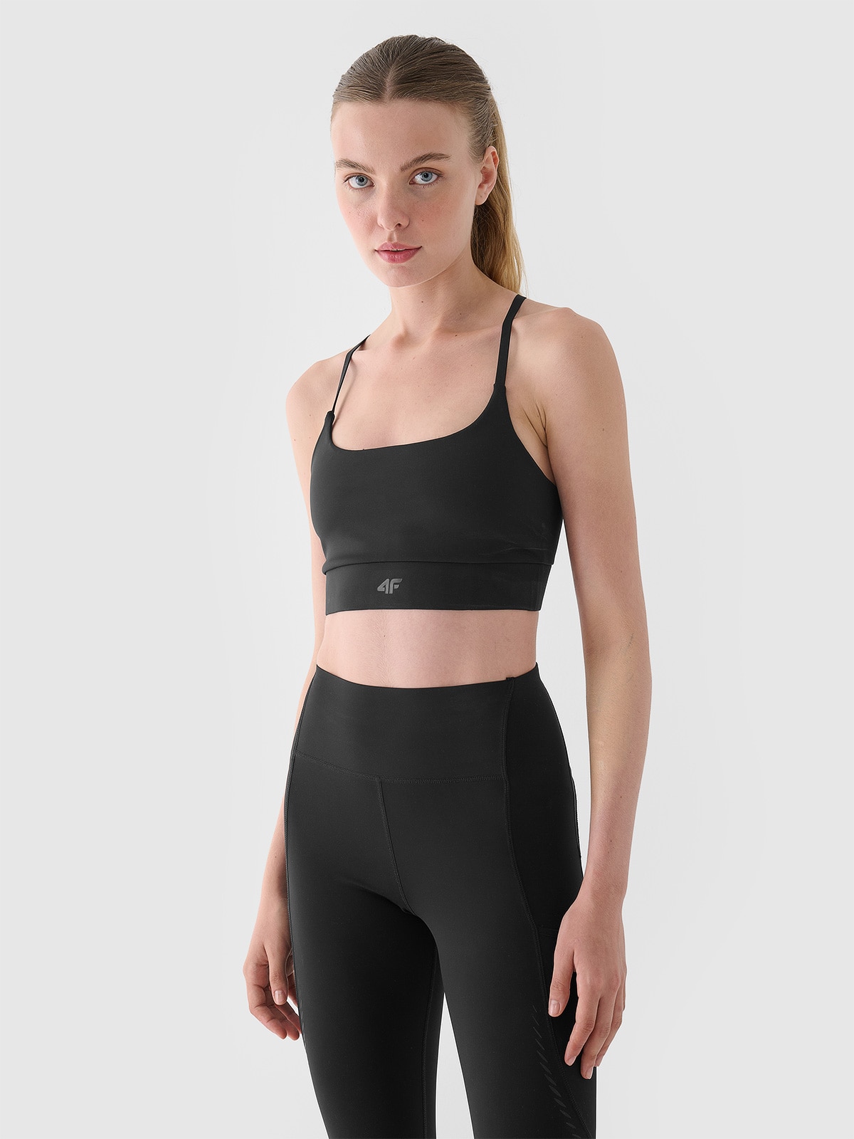 Treniruočių liemenėlė užtikrinanti mažą paramą - pilka