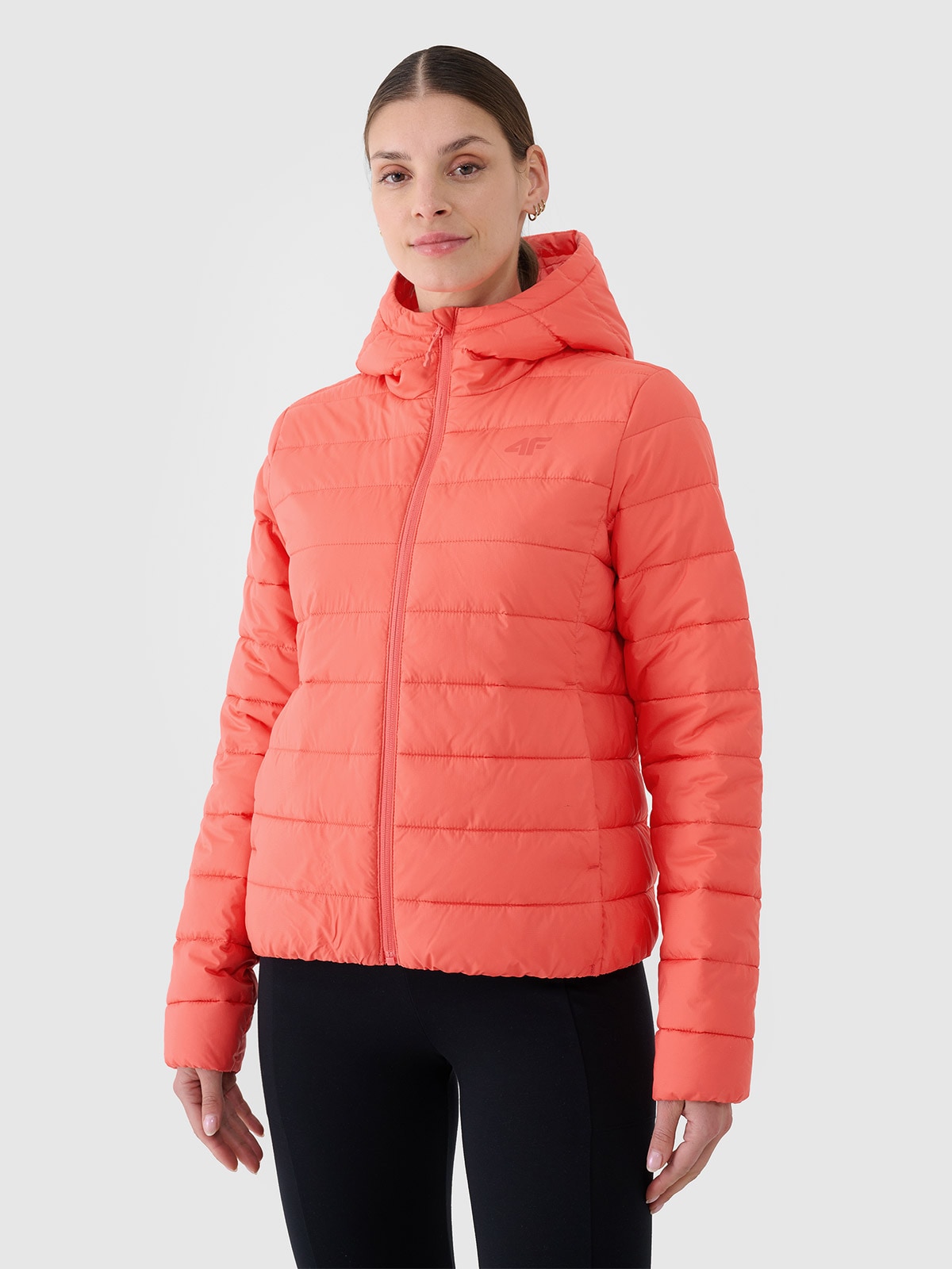 Moteriška striukė su sintetiniu pūkų kamšalu iš perdirbimo - raudona