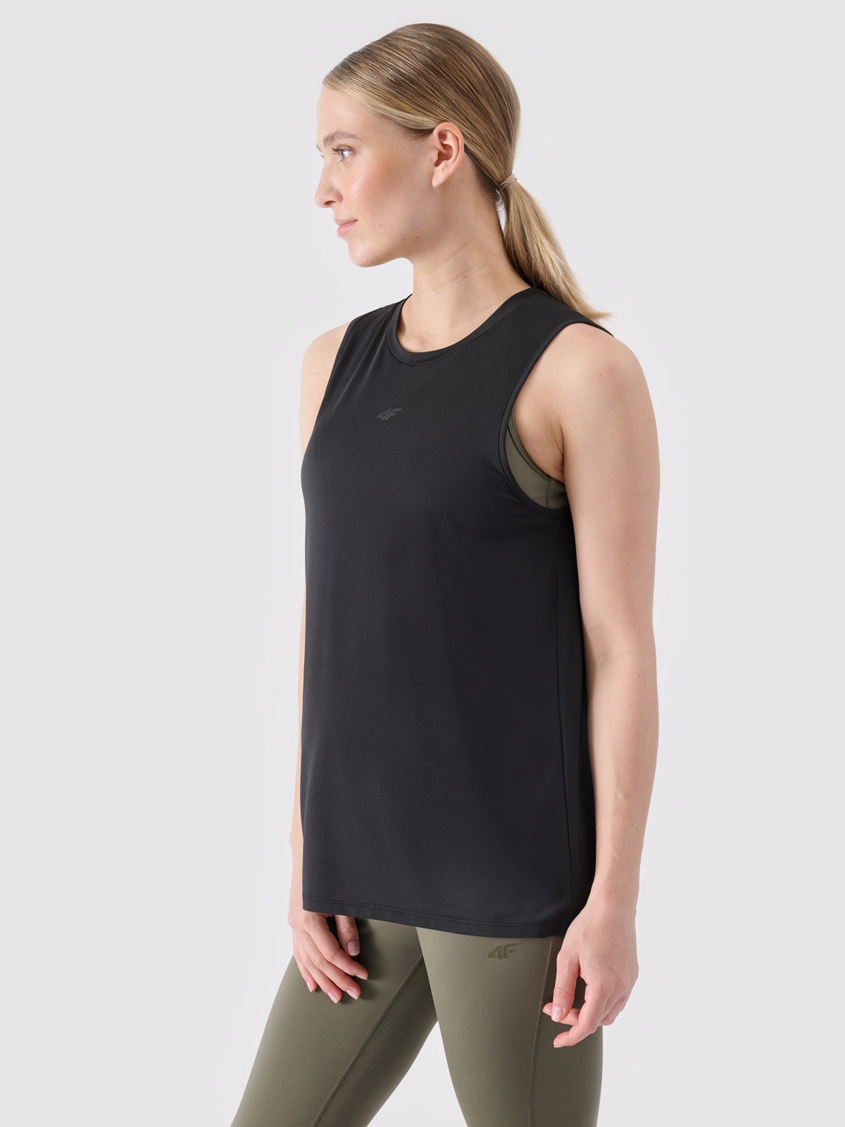 Moteriški Top oversize greitai džiūstantys treniruočių marškinėliai - juodi