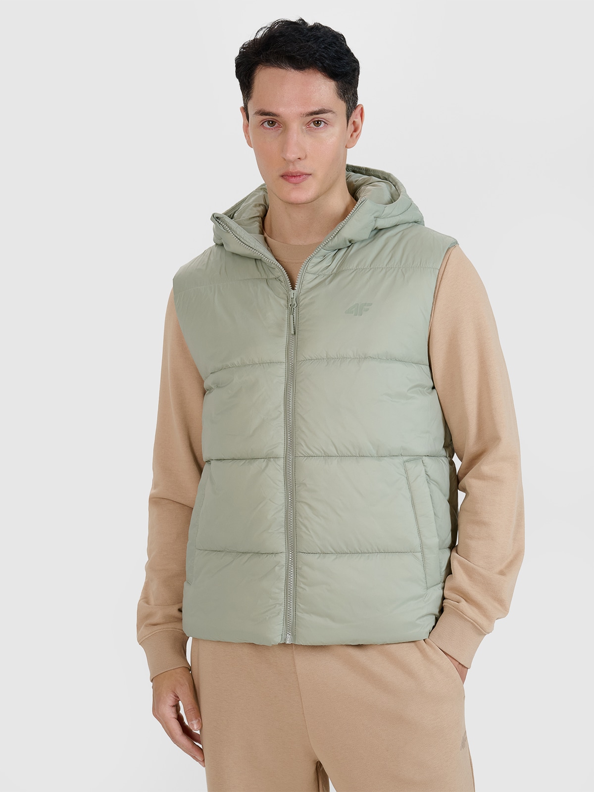 Vyriška pūkinė berankovė striukė su sintetiniu kamšalu - alyvuogių spalvos