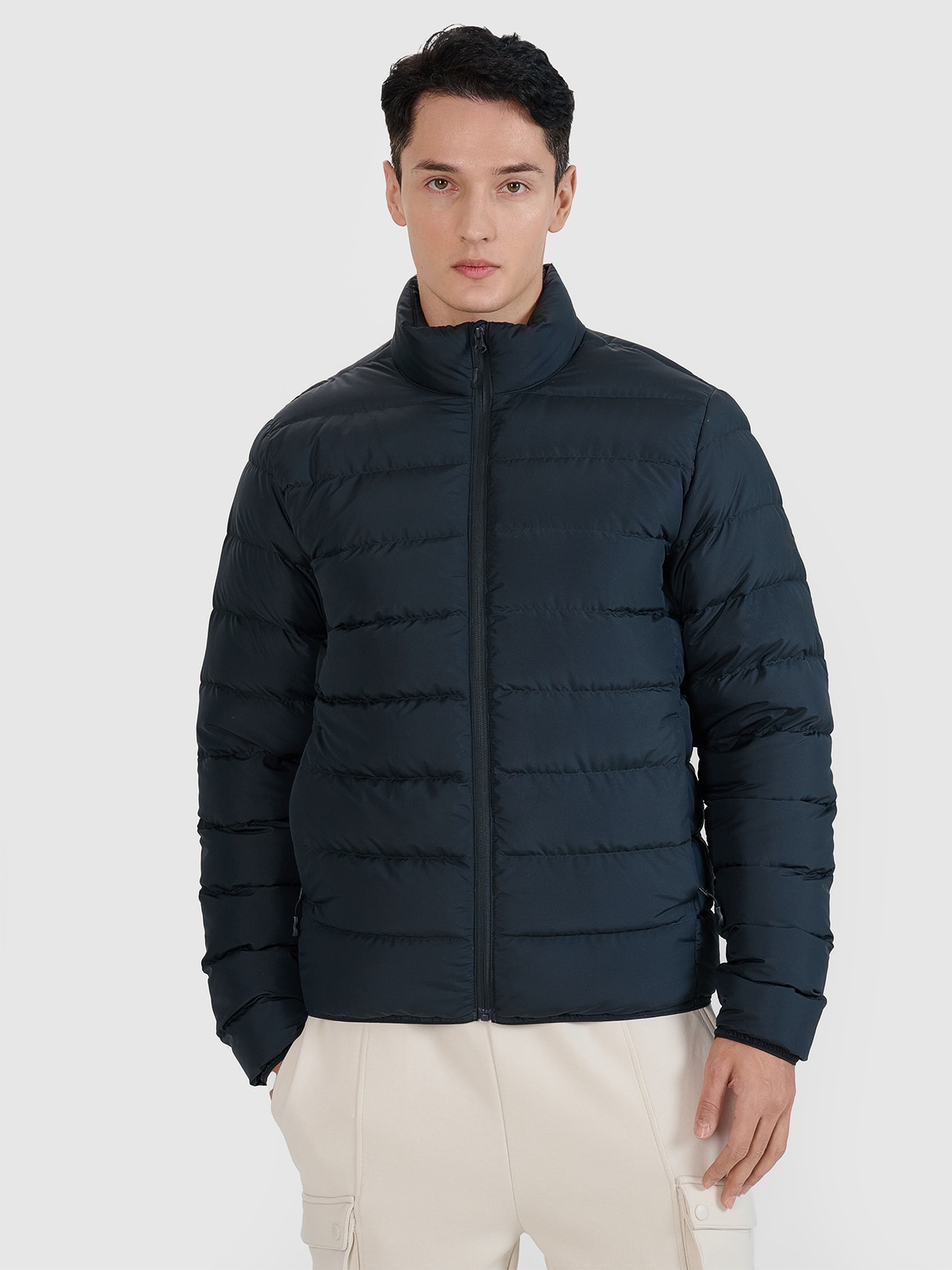 Vyriška striukė su natūralių pūkų kamšalu - juoda