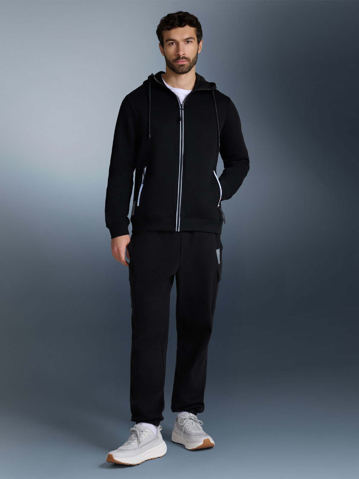 Vyriškas sportinis regular džemperis su gobtuvu - juodas