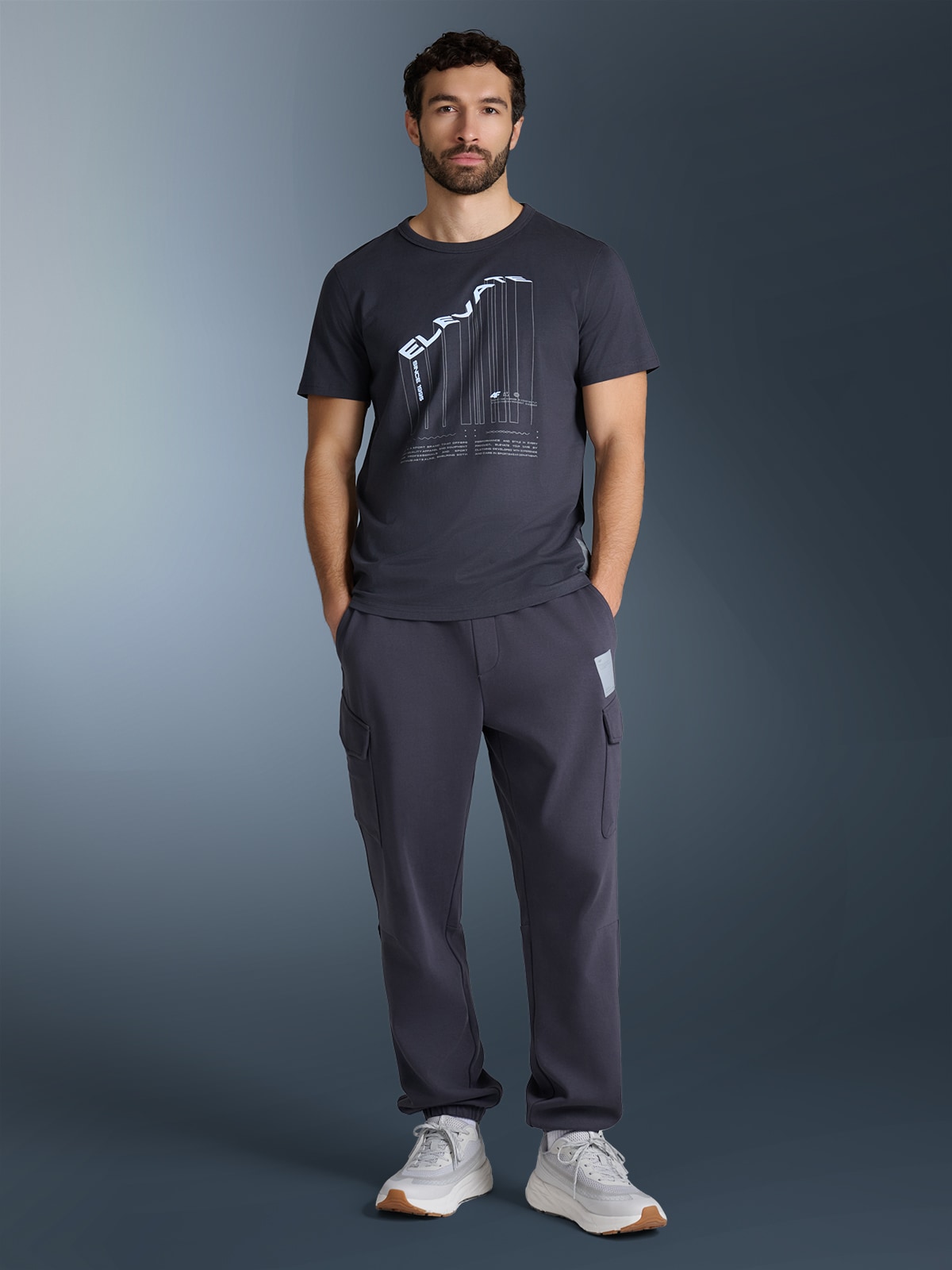 Vyriški T-shirt regular marškinėliai su spauda - pilki