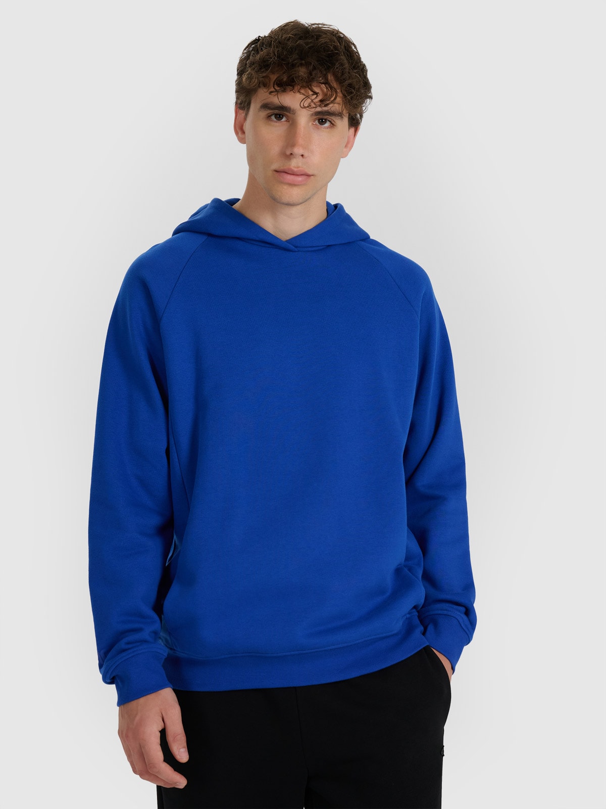 Vyriškas sportinis neatsegamas džemperis su gobtuvu - mėlynas