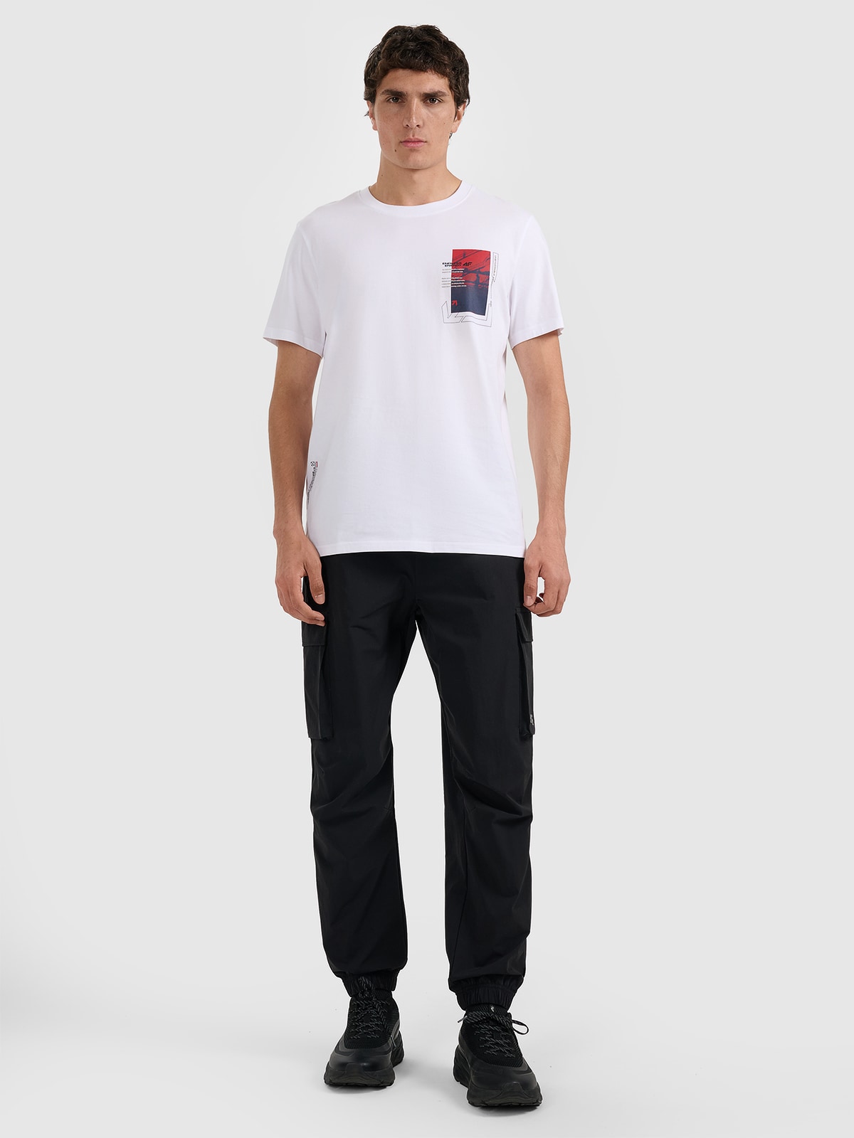 Vyriški T-shirt regular marškinėliai su spauda - balti