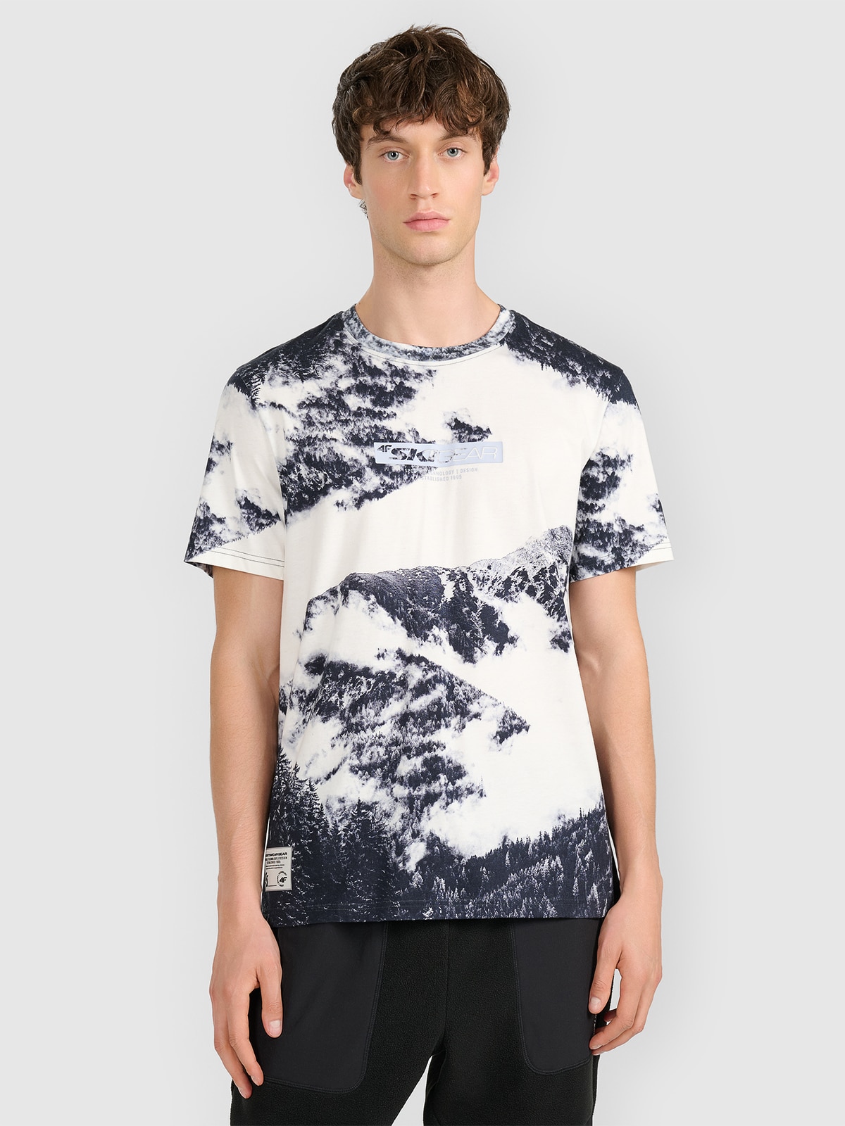 Vyriški T-shirt regular marškinėliai su spauda - juodi