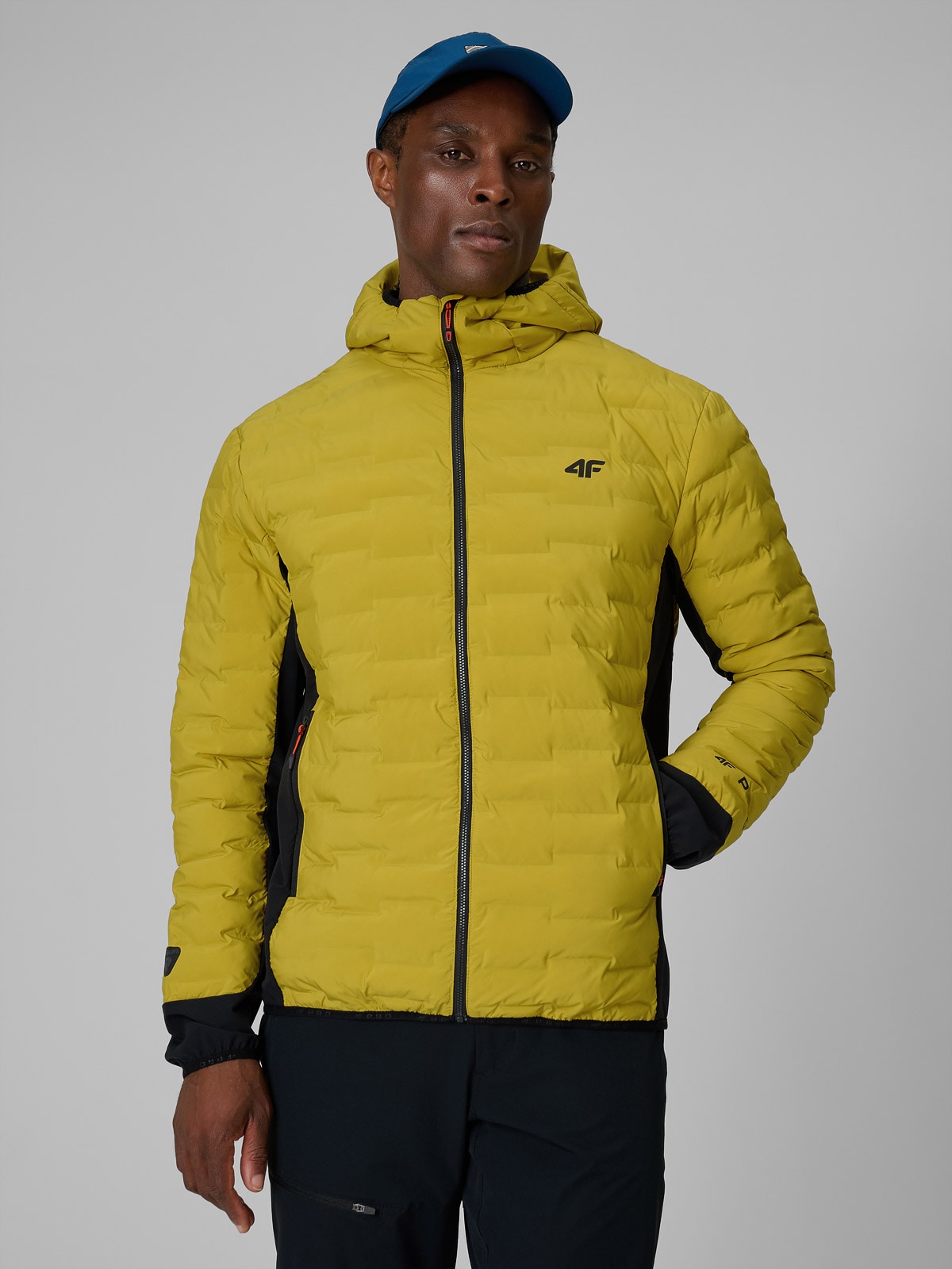 Trekingo striukė su Primaloft Silver užpildu vyrams - geltona