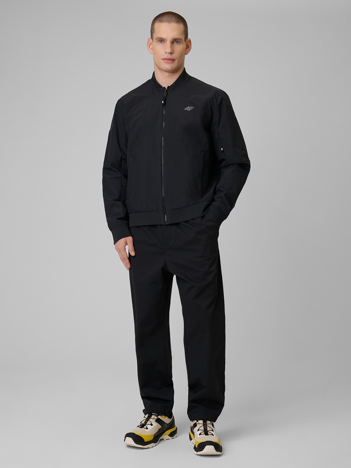 Vyriška pereinamojo laikotarpio striukė - juoda