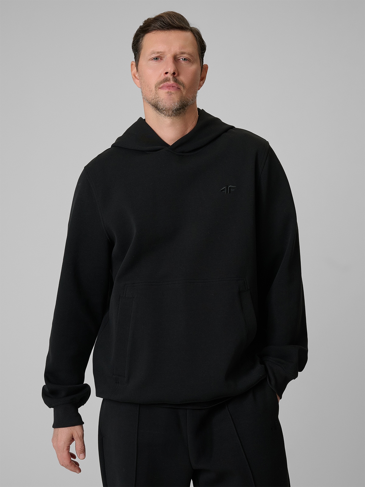 Vyriškas sportinis regular džemperis su gobtuvu - juodas