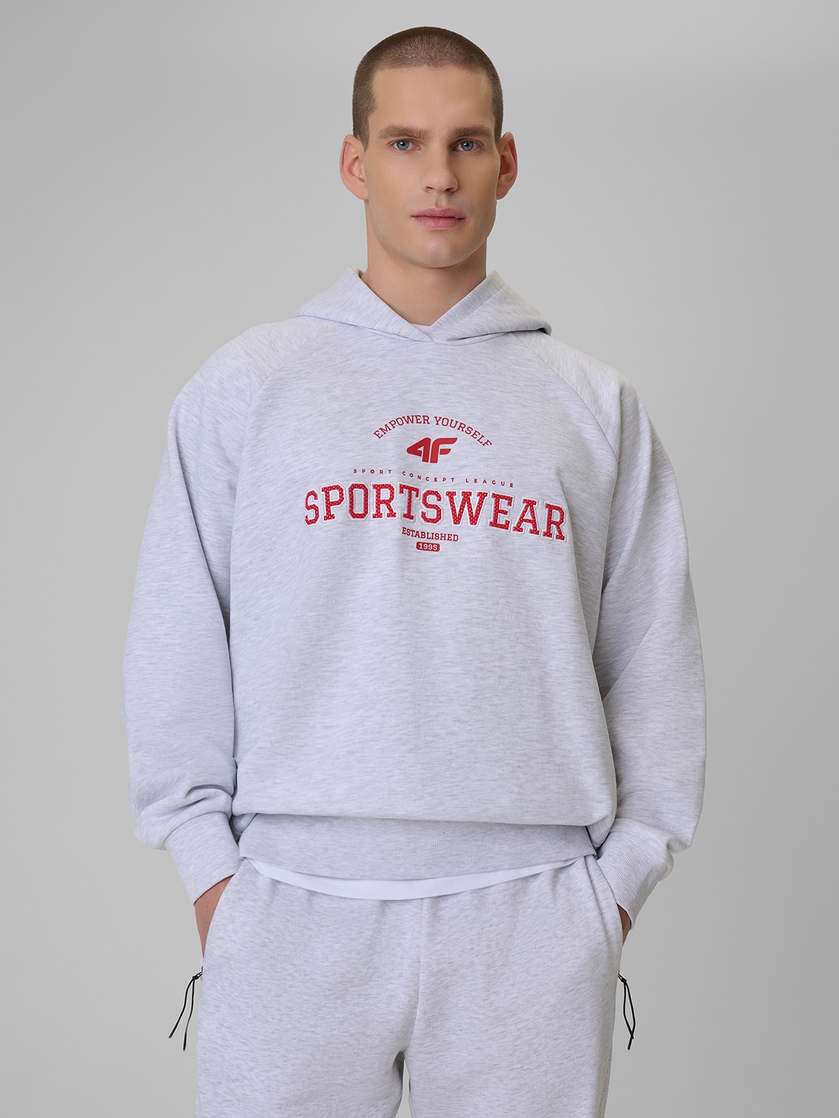 Vyriškas sportinis loose džemperis su gobtuvu - pilkas