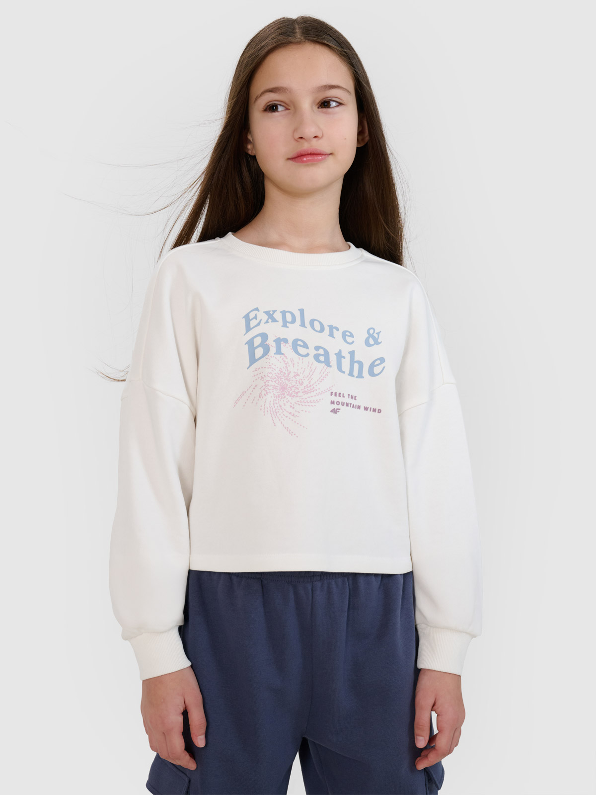 Sportinis neatsegamas džemperis be gobtuvo mergaitėms - baltas