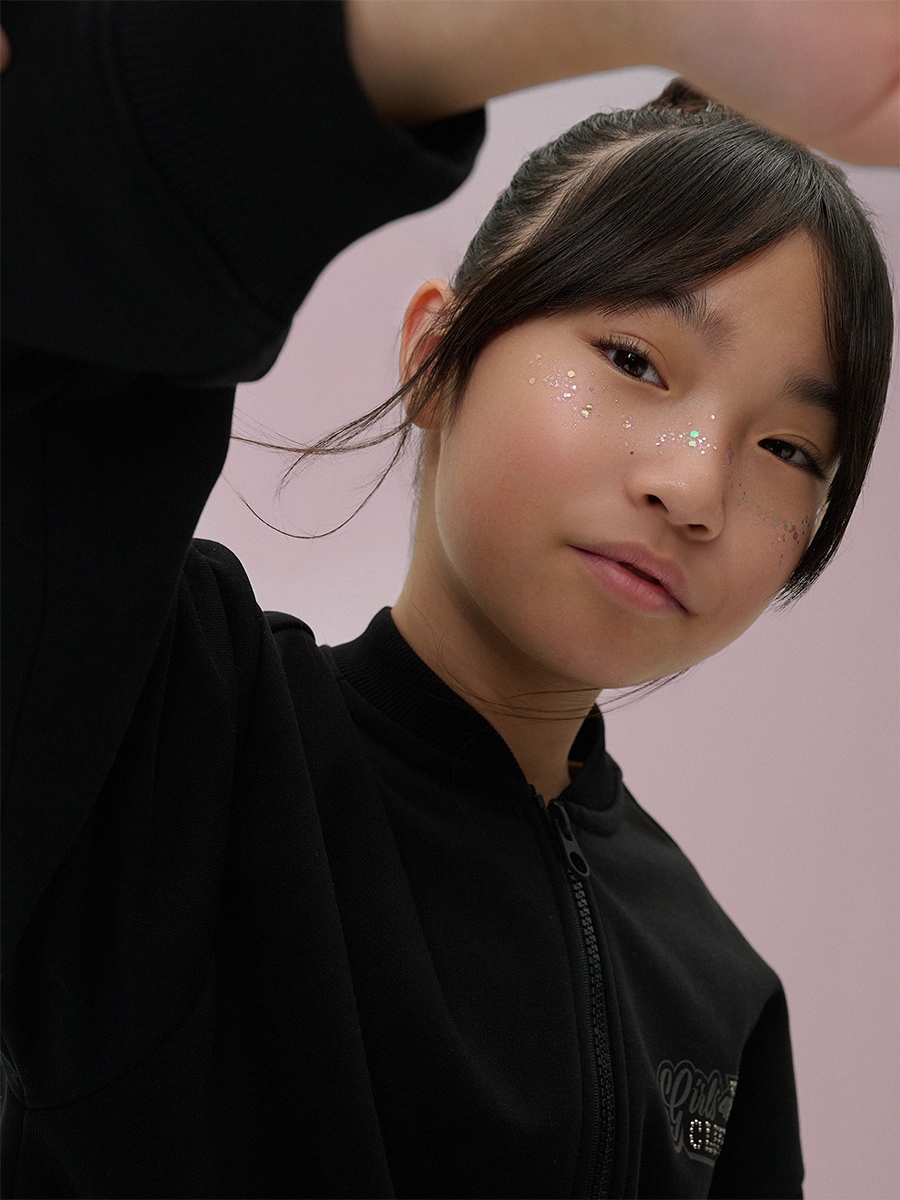 Sportinis loose džemperis be gobtuvo mergaitėms - juodas