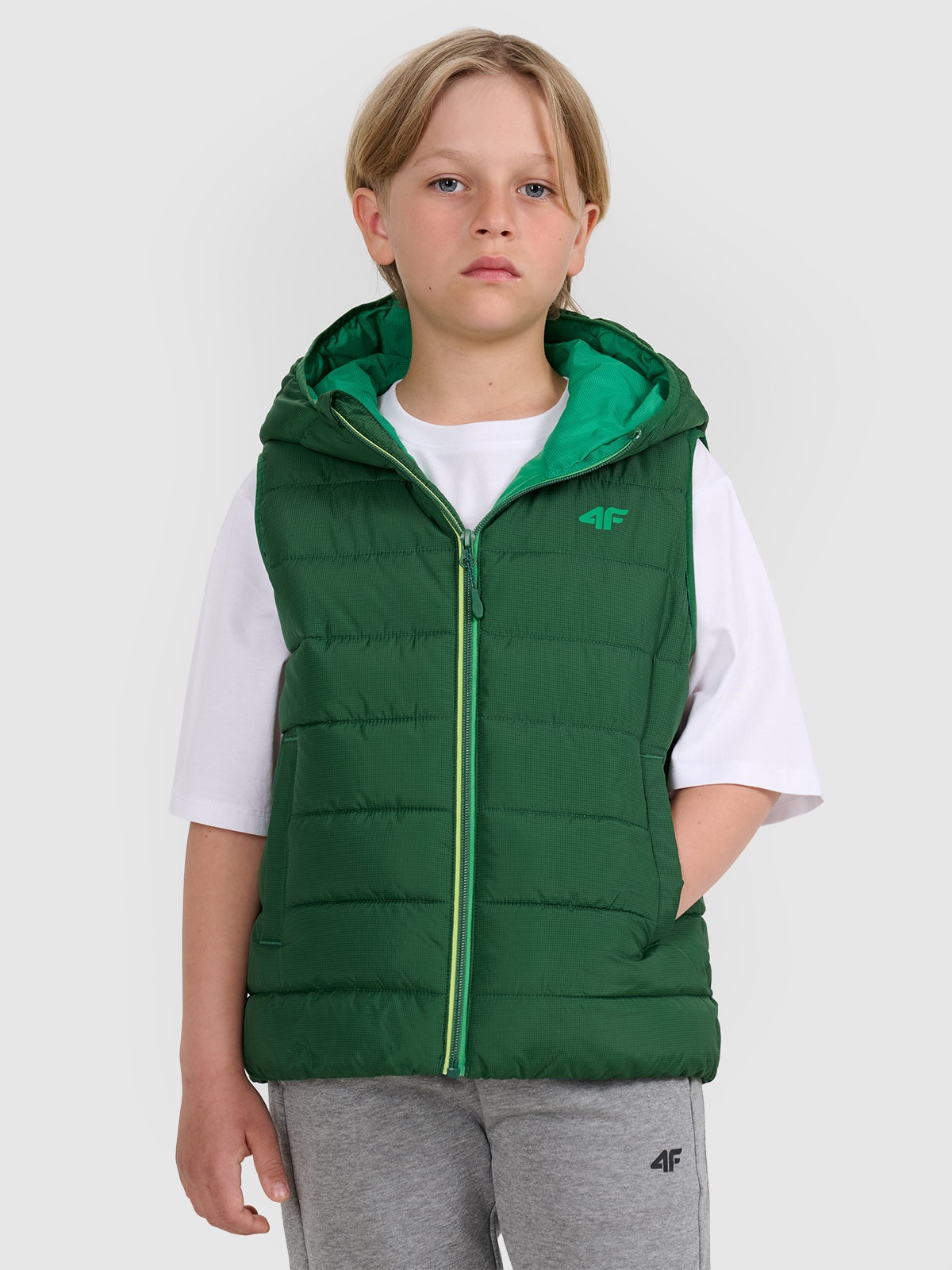 Berankovė striukė su sintetinių pūkų kamšalu berniukams - žalia