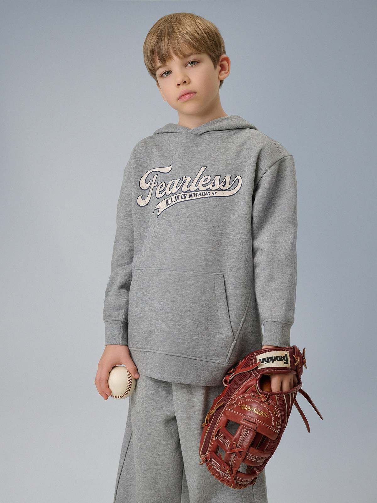 Sportinis loose džemperis su gobtuvu berniukams - pilkas