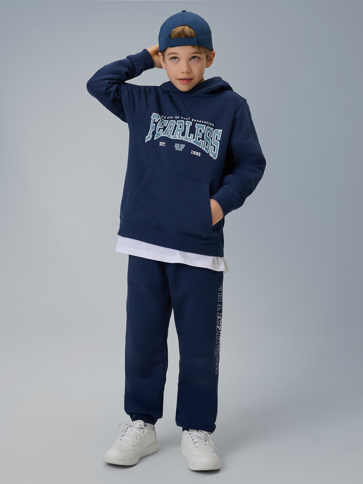 Sportinis regular džemperis su gobtuvu berniukams - tamsiai mėlynas