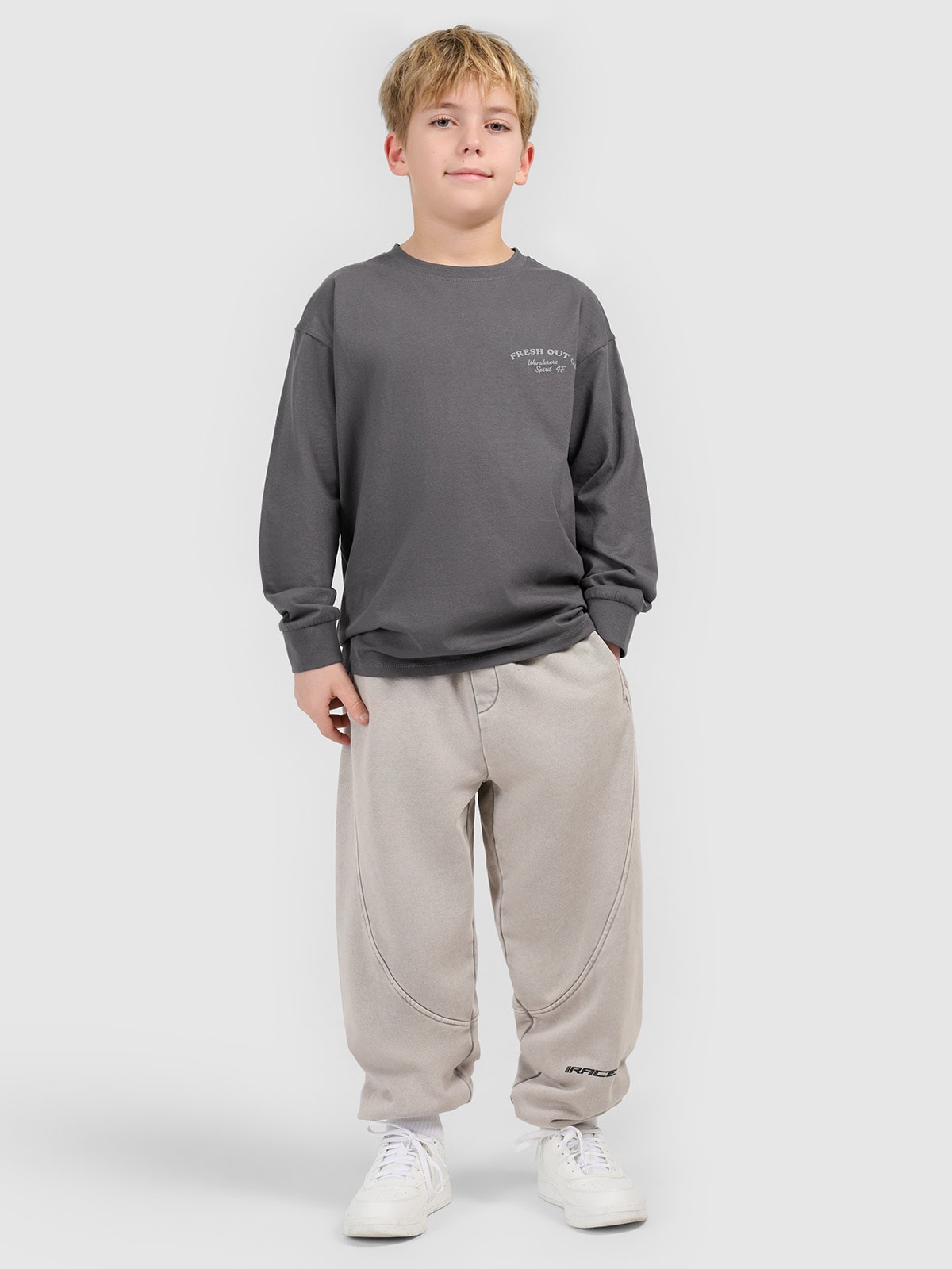 Longsleeve loose marškinėliai su spauda berniukams - pilki