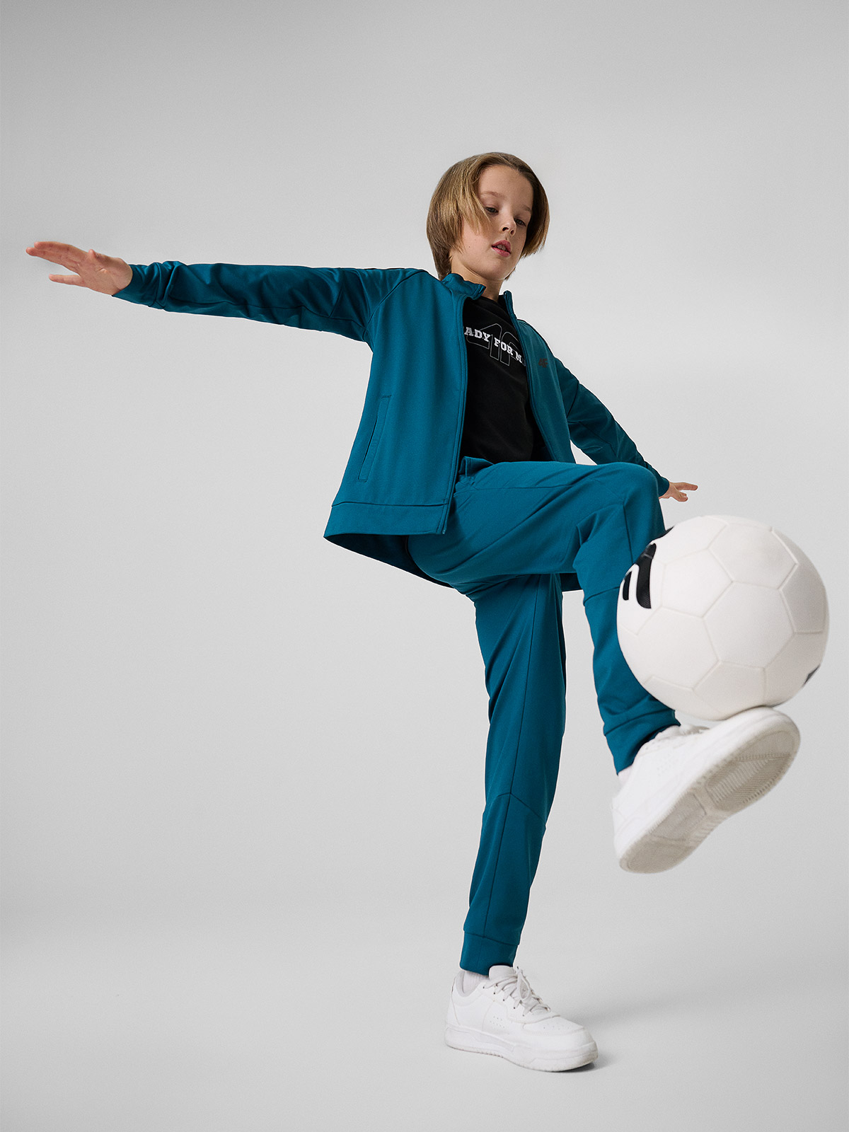 Sportiniai greitai džiūstantys šortai berniukams - turkio spalvos