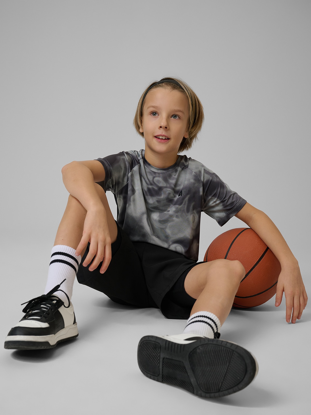 Sportiniai greitai džiūstantys marškinėliai berniukams - pilki