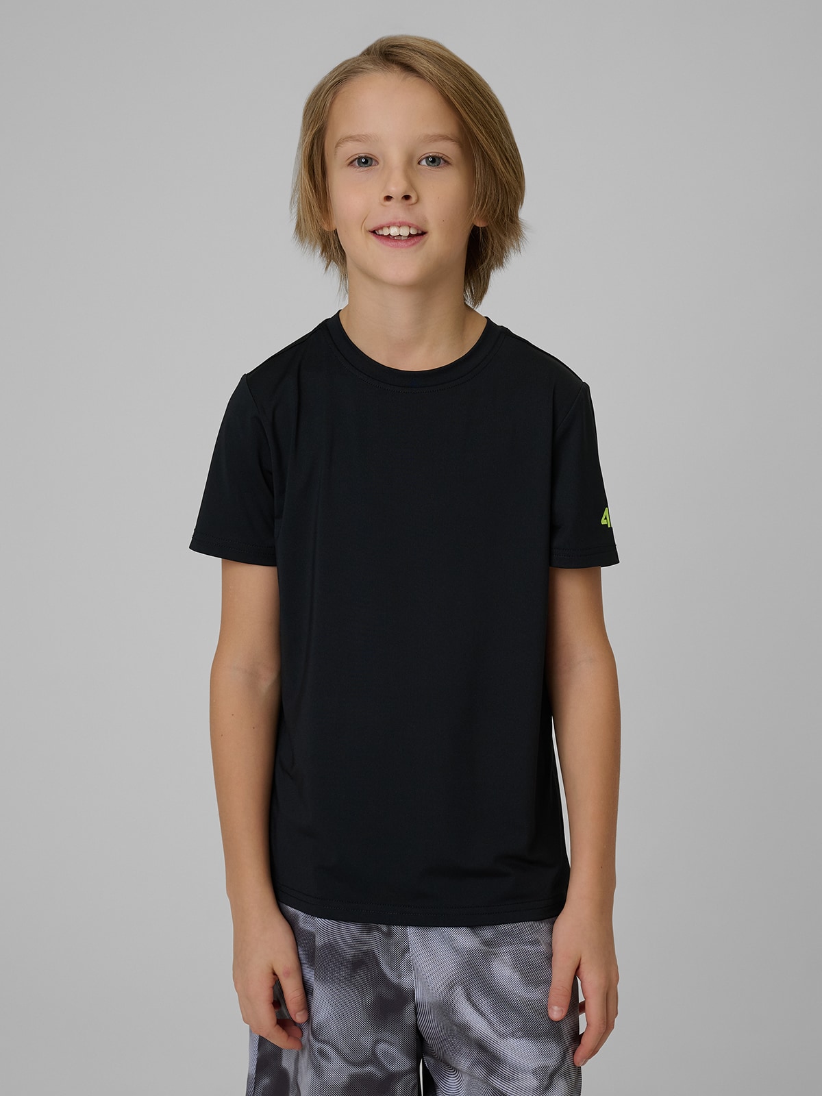 Sportiniai greitai džiūstantys marškinėliai berniukams - juodi