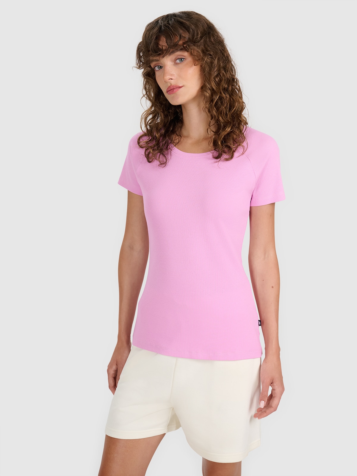 Moteriški T-shirt regular marškinėliai iš dryžuoto audinio - rožiniai