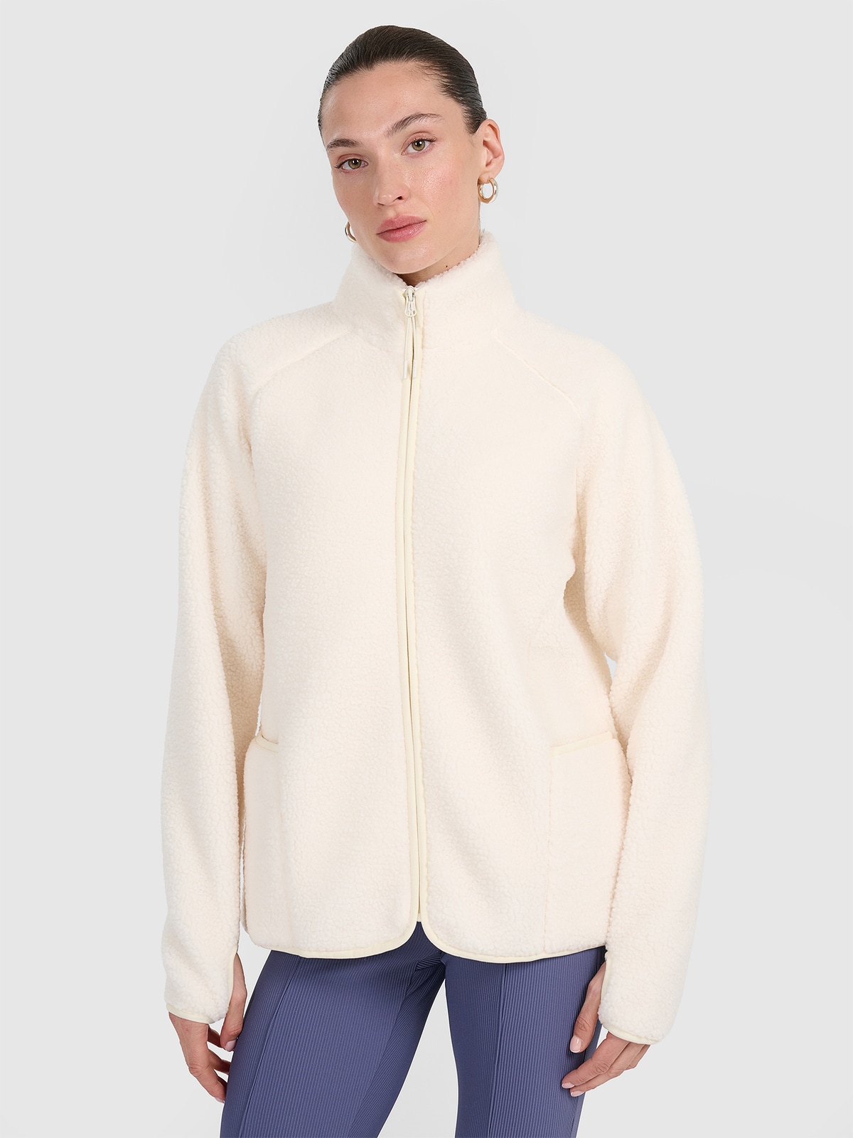 Moteriškas sherpa oversize flisas su apykakle - baltas