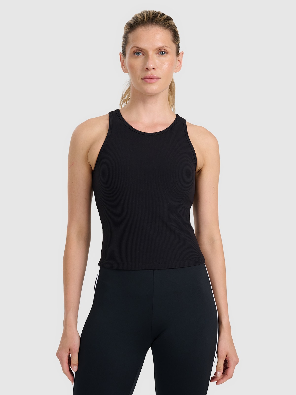 Moteriški top slim marškinėliai iš dryžuoto audinio - juodi