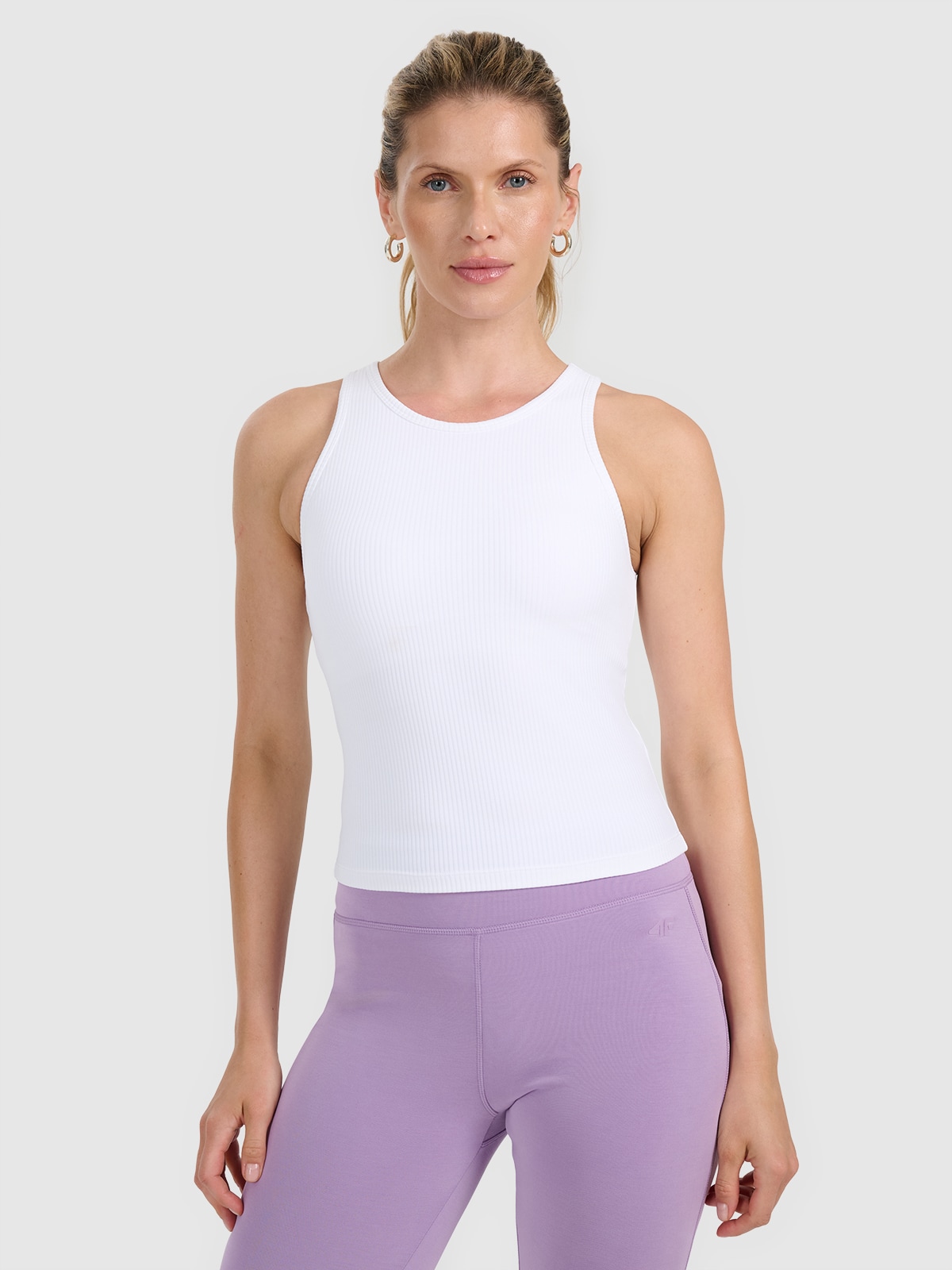 Moteriški top slim marškinėliai iš dryžuoto audinio - balti