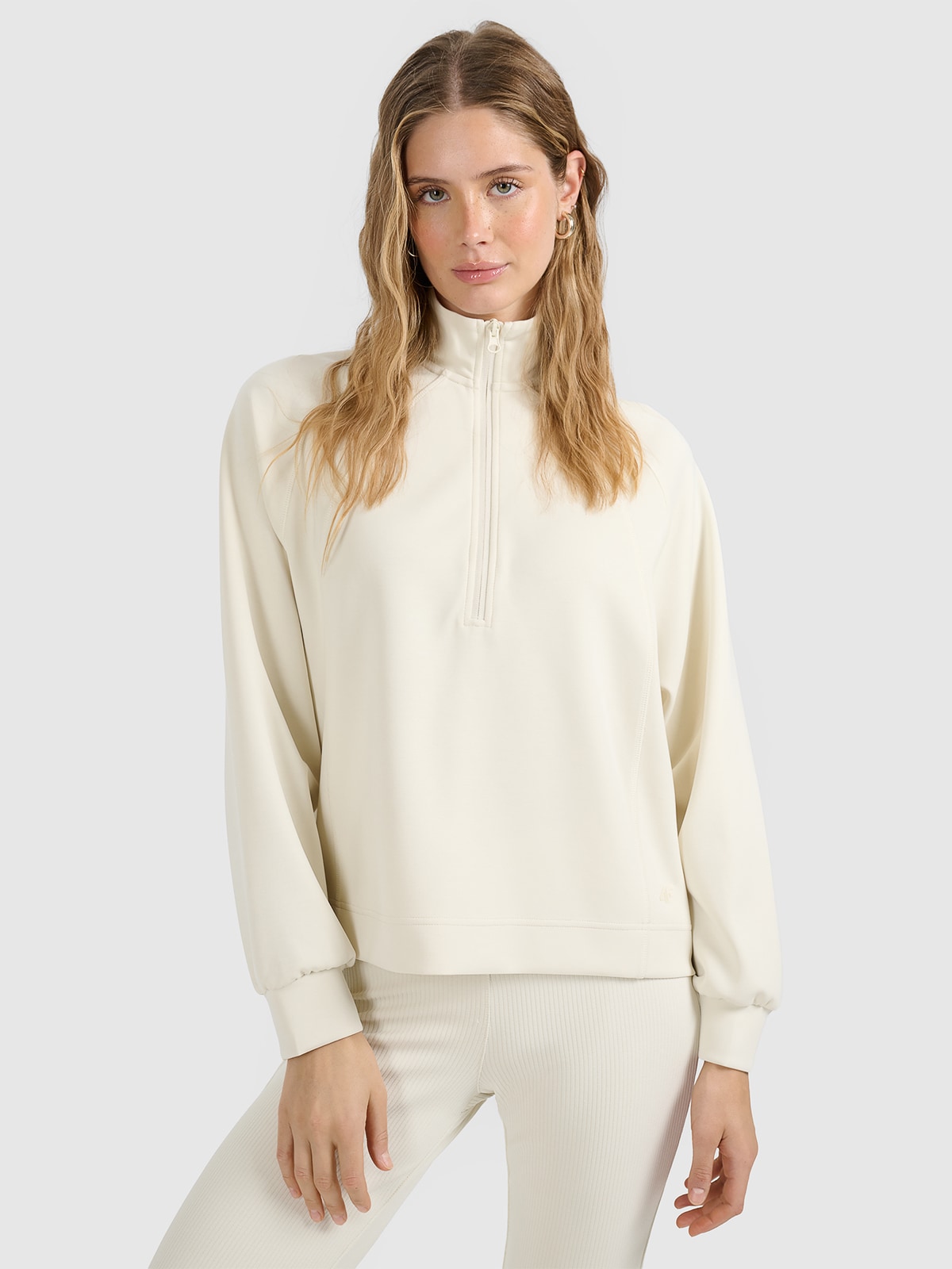Moteriškas sportinis neatsegamas džemperis su modalio priemaiša - smėlio spalvos