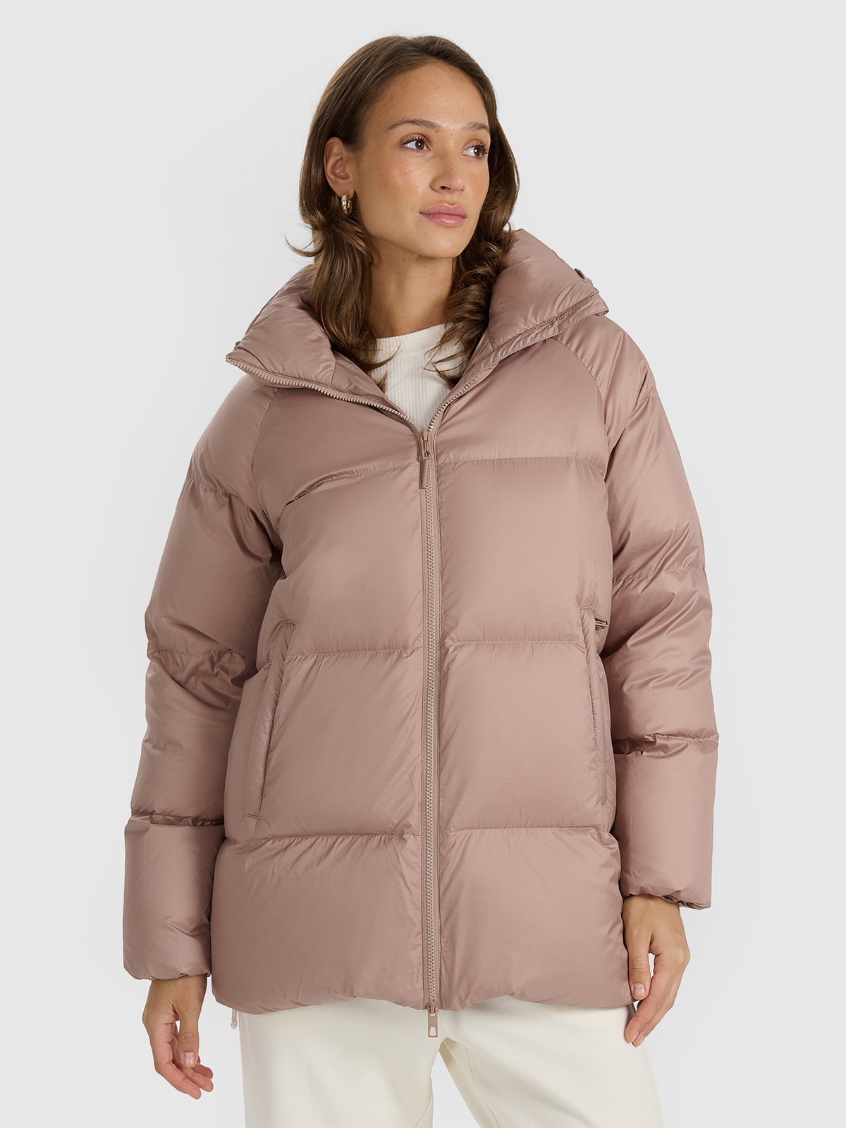 Moteriška striukė su natūralių pūkų kamšalu - smėlio spalvos