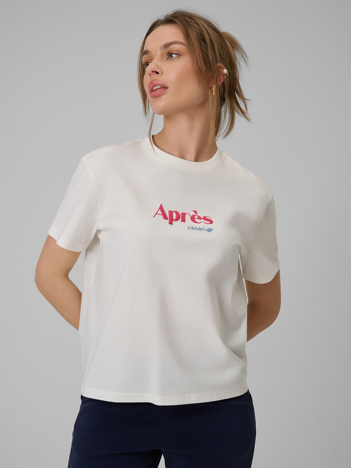 Moteriški T-shirt boxy marškinėliai su spauda - smėlio spalvos