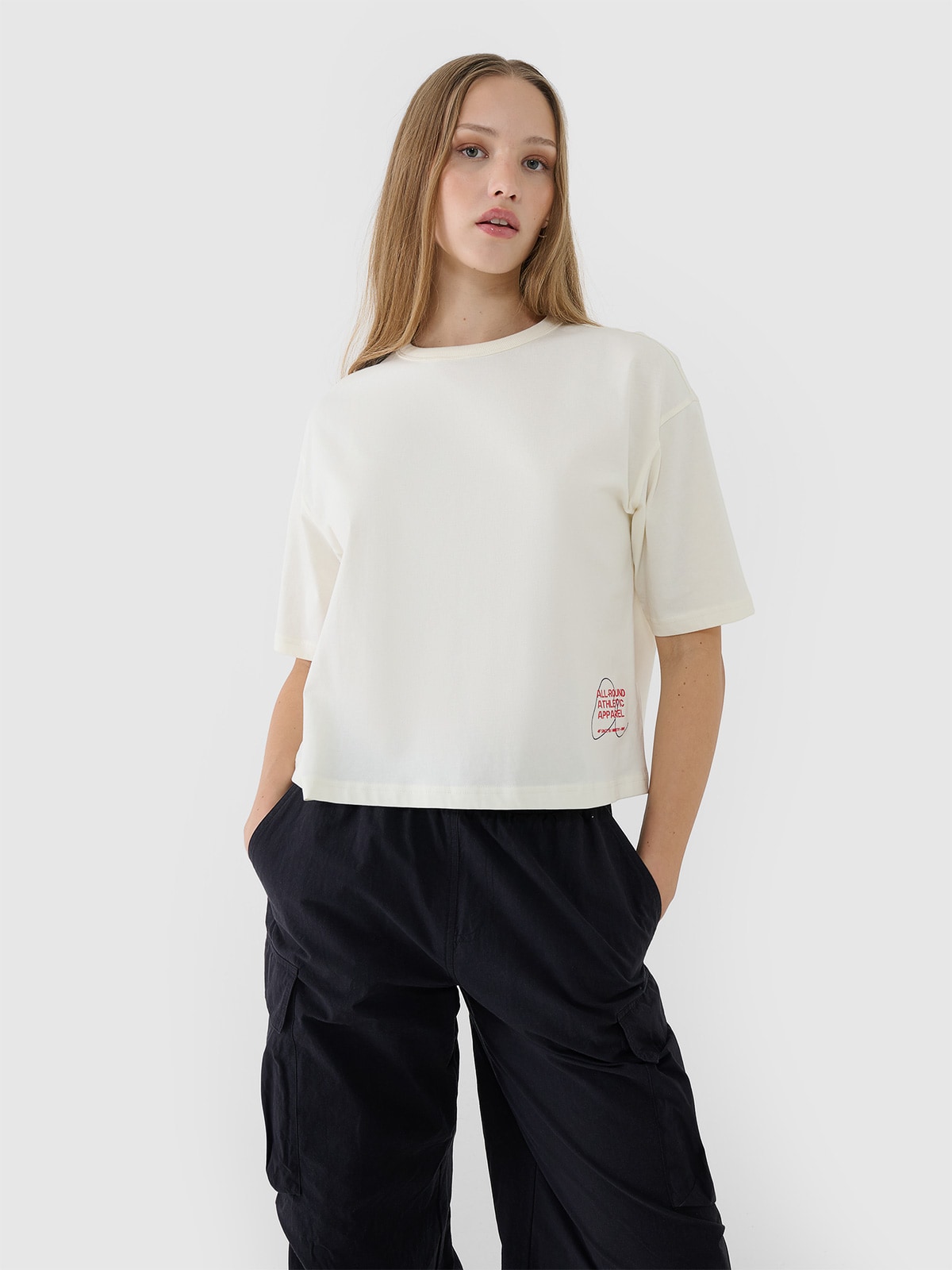 Moteriški T-shirt oversize marškinėliai su grafika - balti