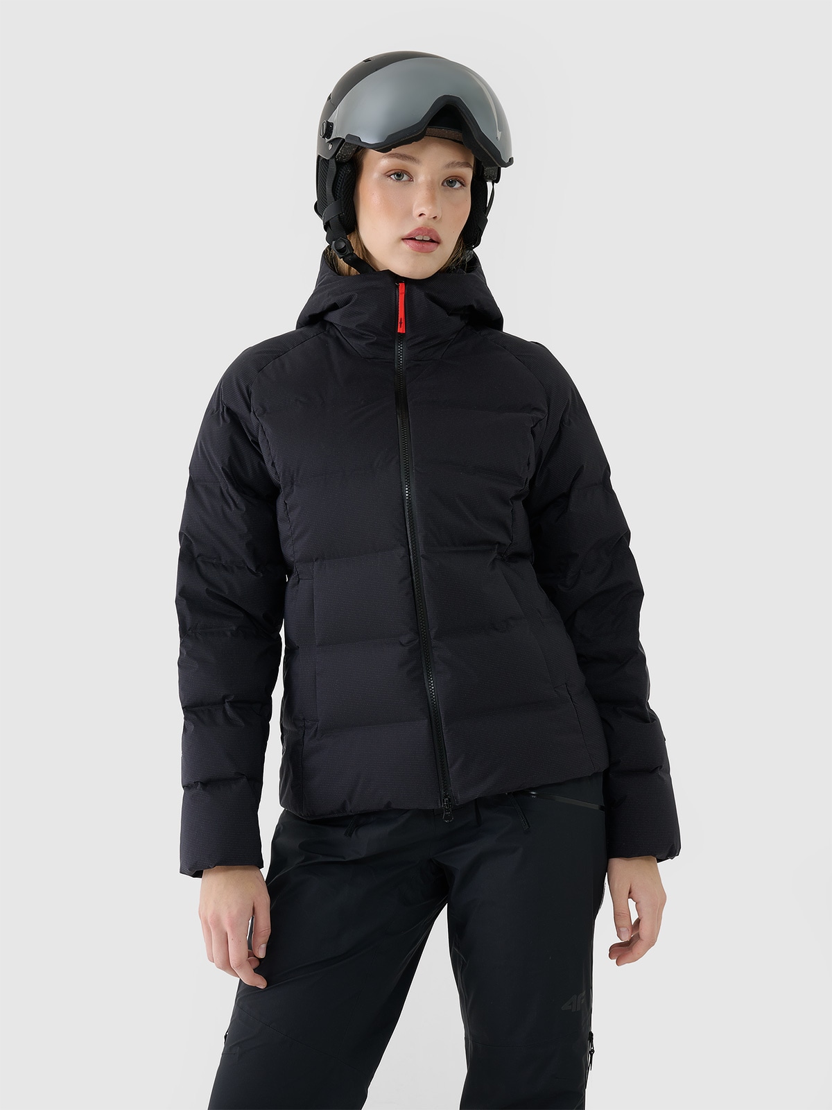 Moteriška žieminė striukė 4FPRO su natūraliu pūkų kamšalu ir Pertex 20000/20000 membrana - juoda