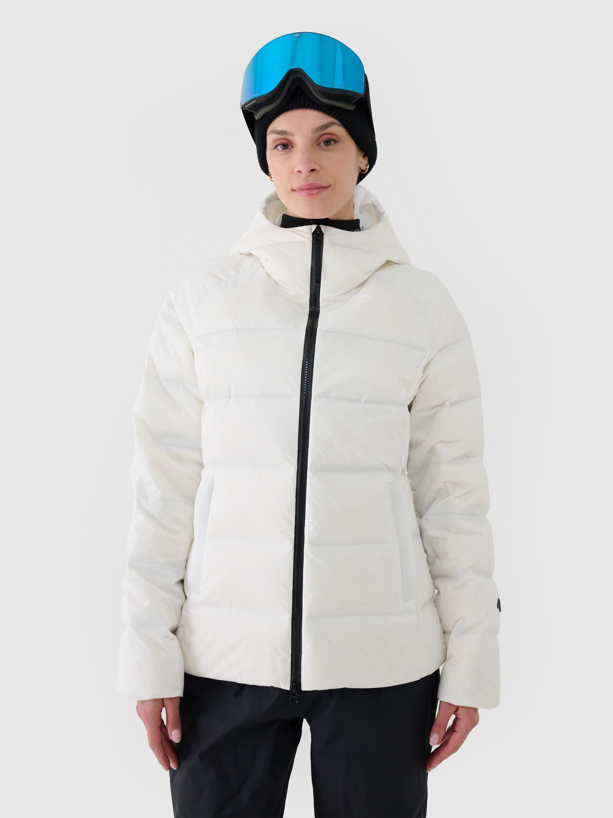 Moteriška žieminė striukė 4FPRO su natūraliu pūkų kamšalu ir Pertex 20000/20000 membrana - balta