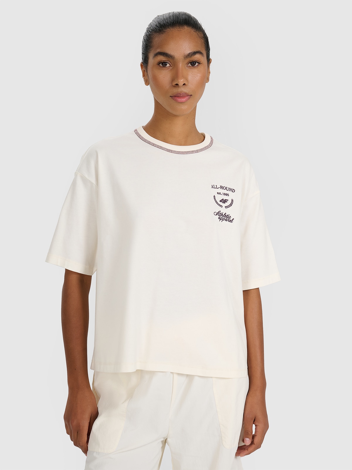 Moteriški T-shirt oversize marškinėliai su grafika - balti