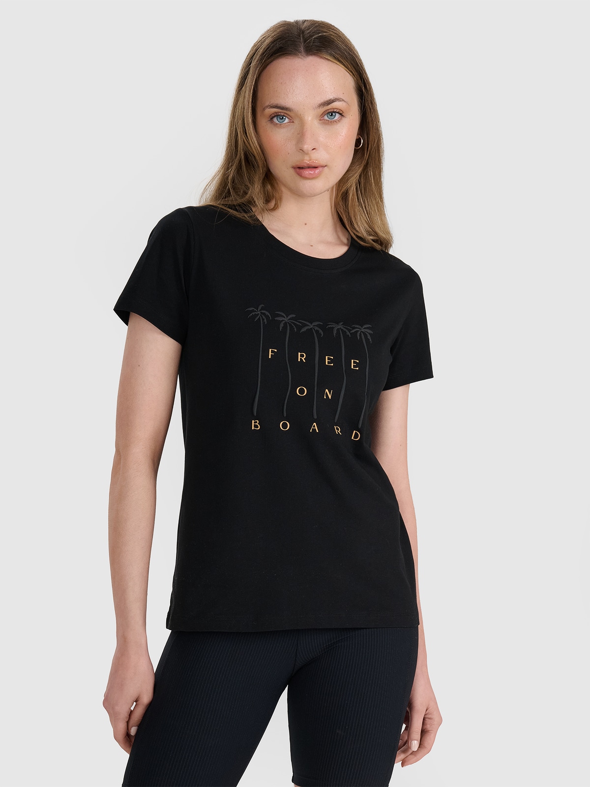 Moteriški T-shirt regular marškinėliai su grafika - juodi