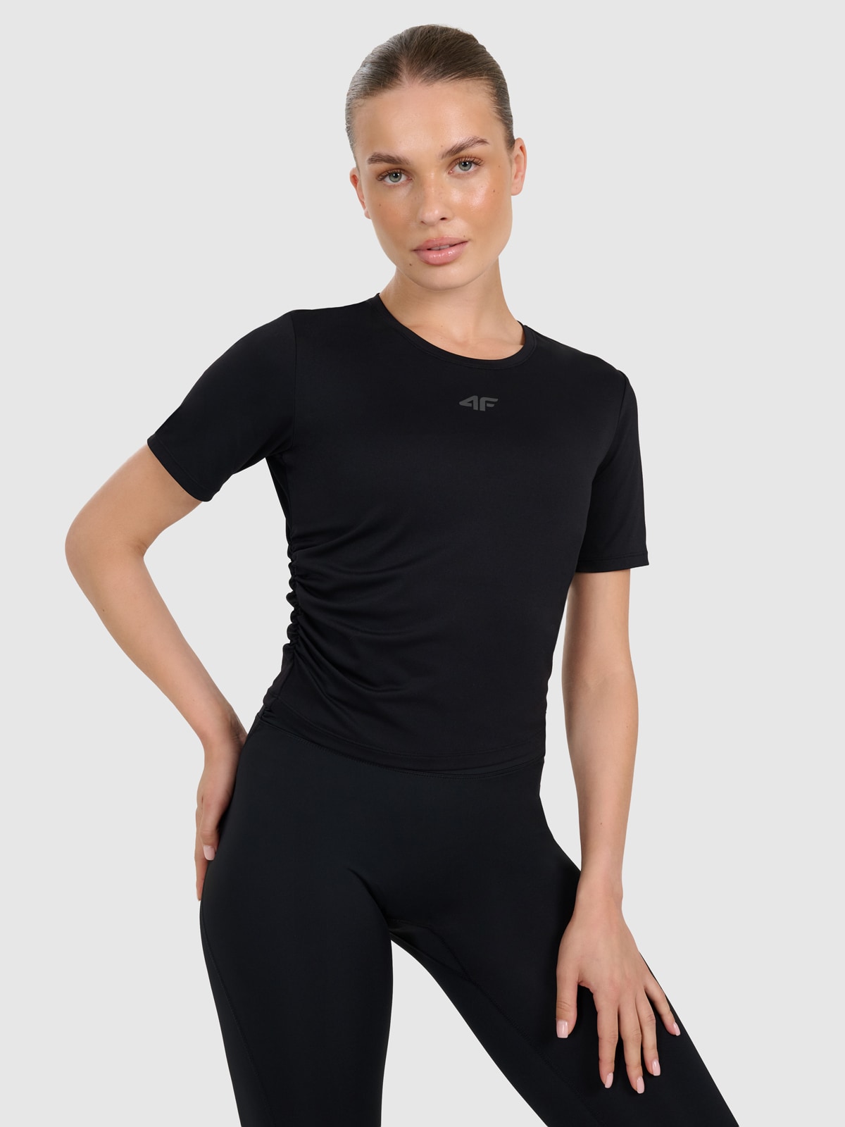 Moteriški top greitai džiūstantys marškinėliai jogai ir pilatesui - juodi