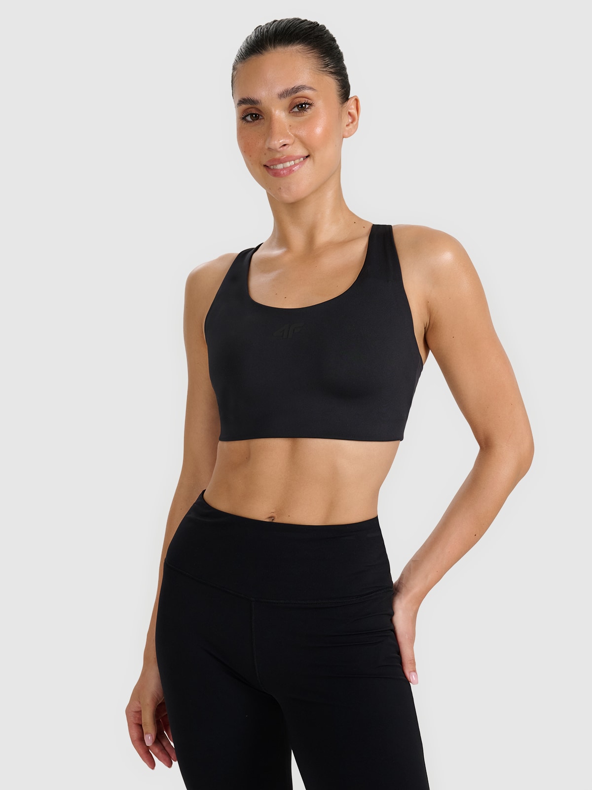 Treniruočių liemenėlė užtikrinanti vidutinę paramą - juoda