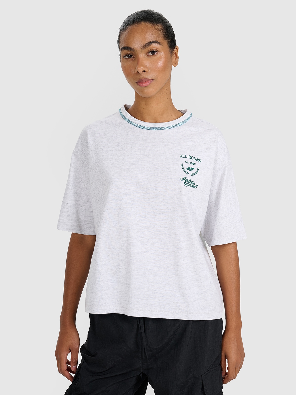 Moteriški T-shirt oversize marškinėliai su spauda - pilki