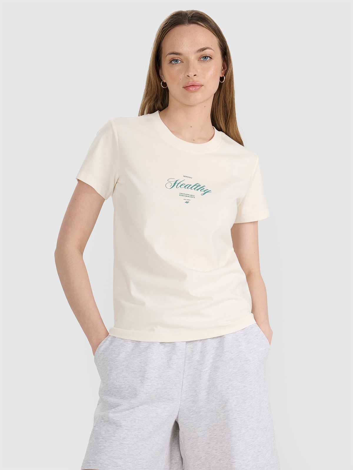 Moteriški T-shirt regular marškinėliai su spauda - balti