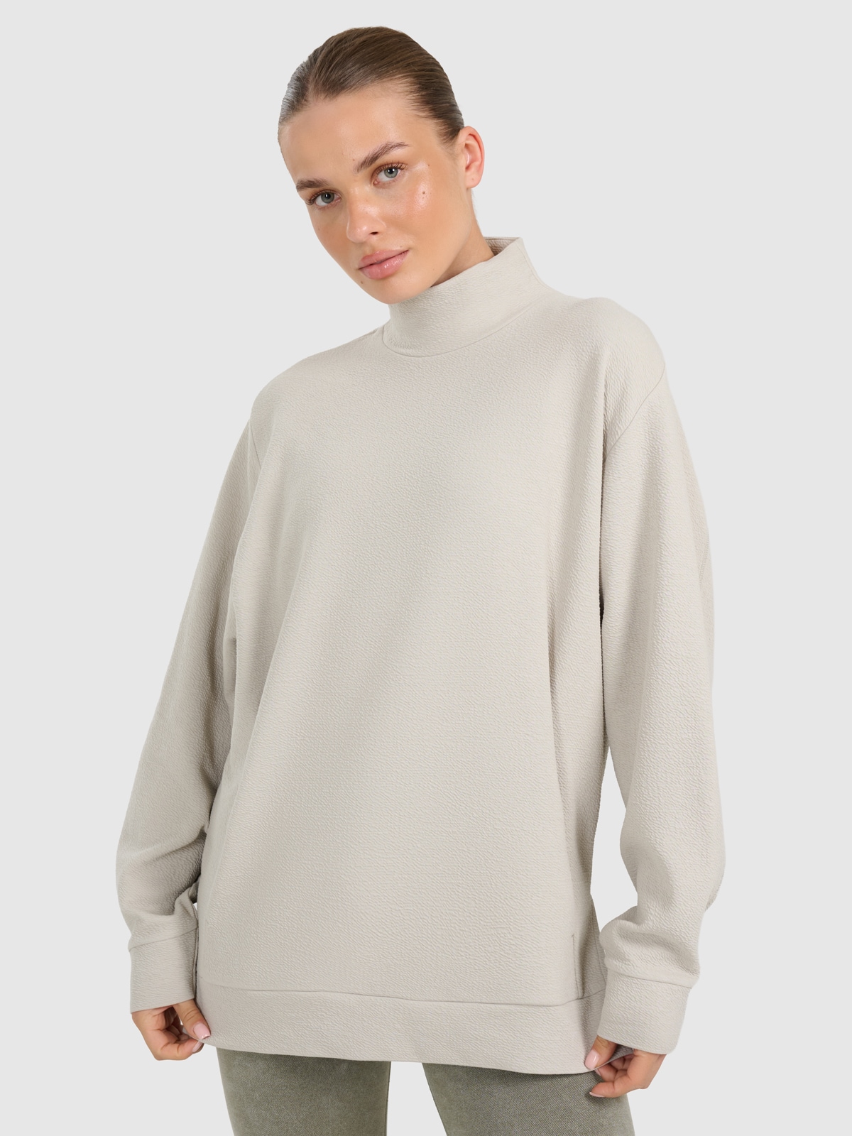 Moteriškas džemperis jogai ir pilatesui - smėlio spalvos