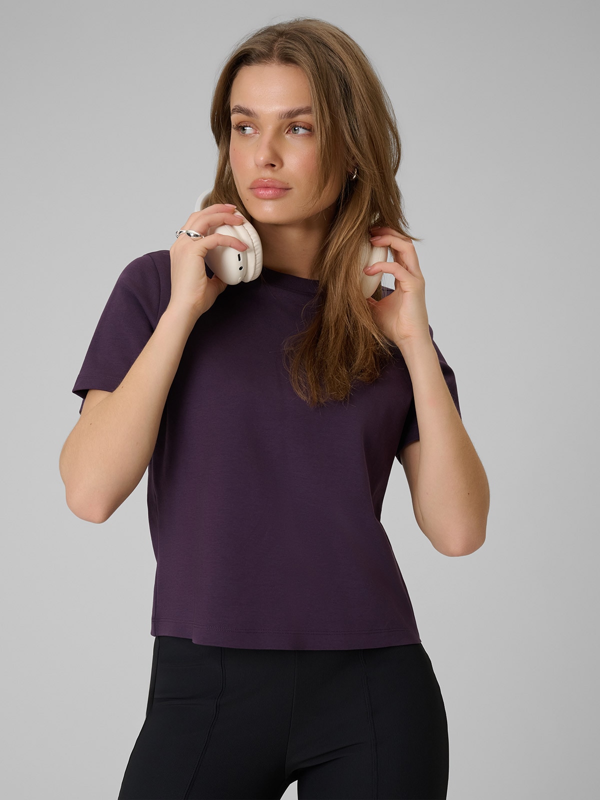 Moteriški T-shirt regular lygus marškinėliai - violetiniai