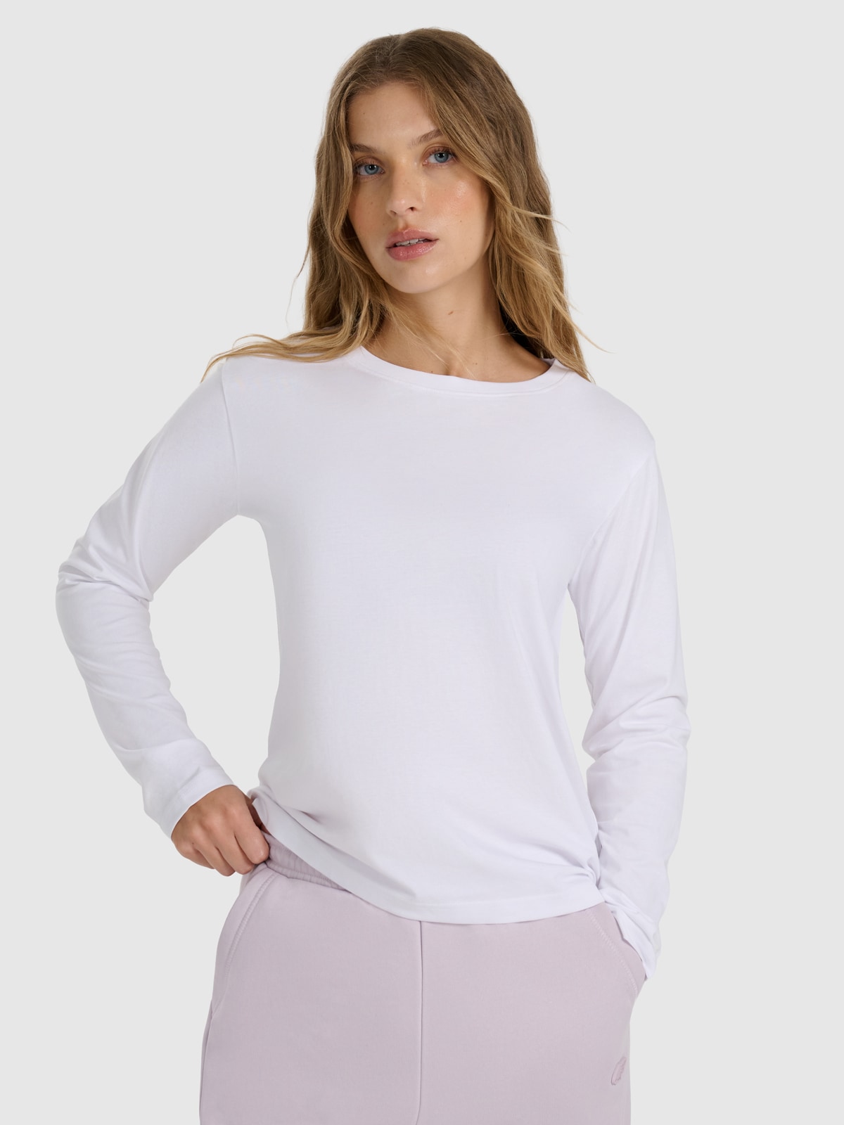 Moteriški Longsleeve oversize lygus marškinėliai - balti