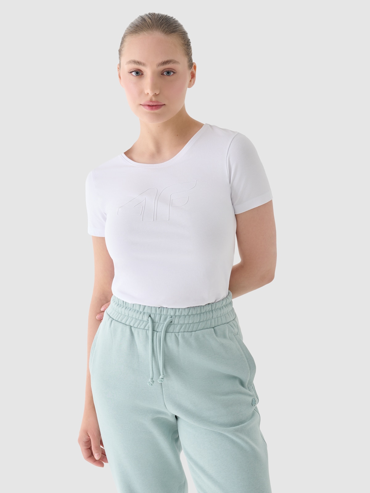 Moteriški T-shirt slim marškinėliai su spauda - balti