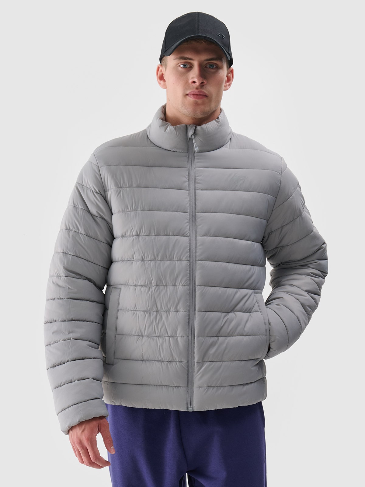 Vyriška striukė su sintetinių pūkų kamšalu - juoda