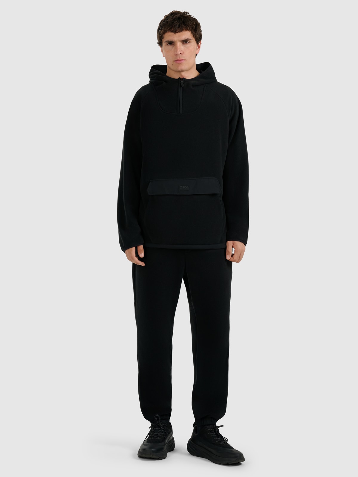 Vyriškos sportinės fliso kelnės - juodos