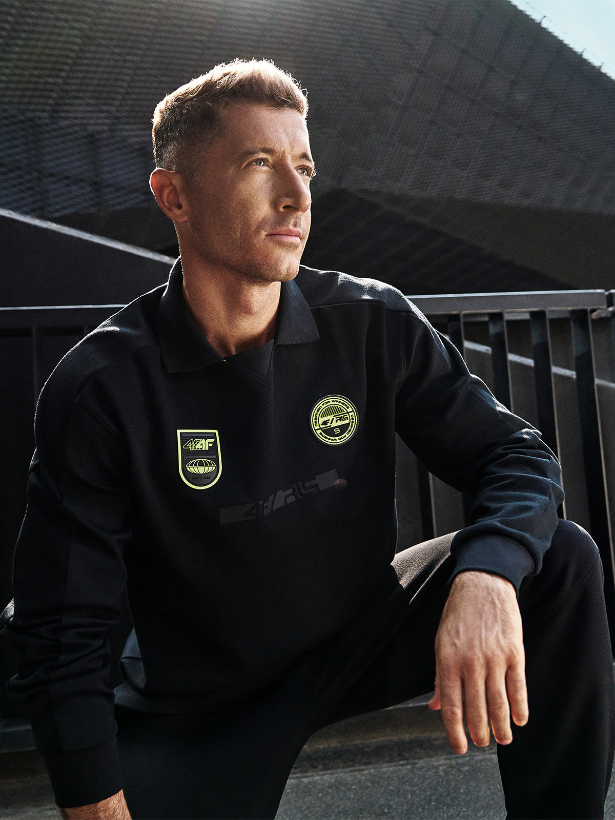 Vyriški Longsleeve polo marškinėliai 4F x Robert Lewandowski - juodi