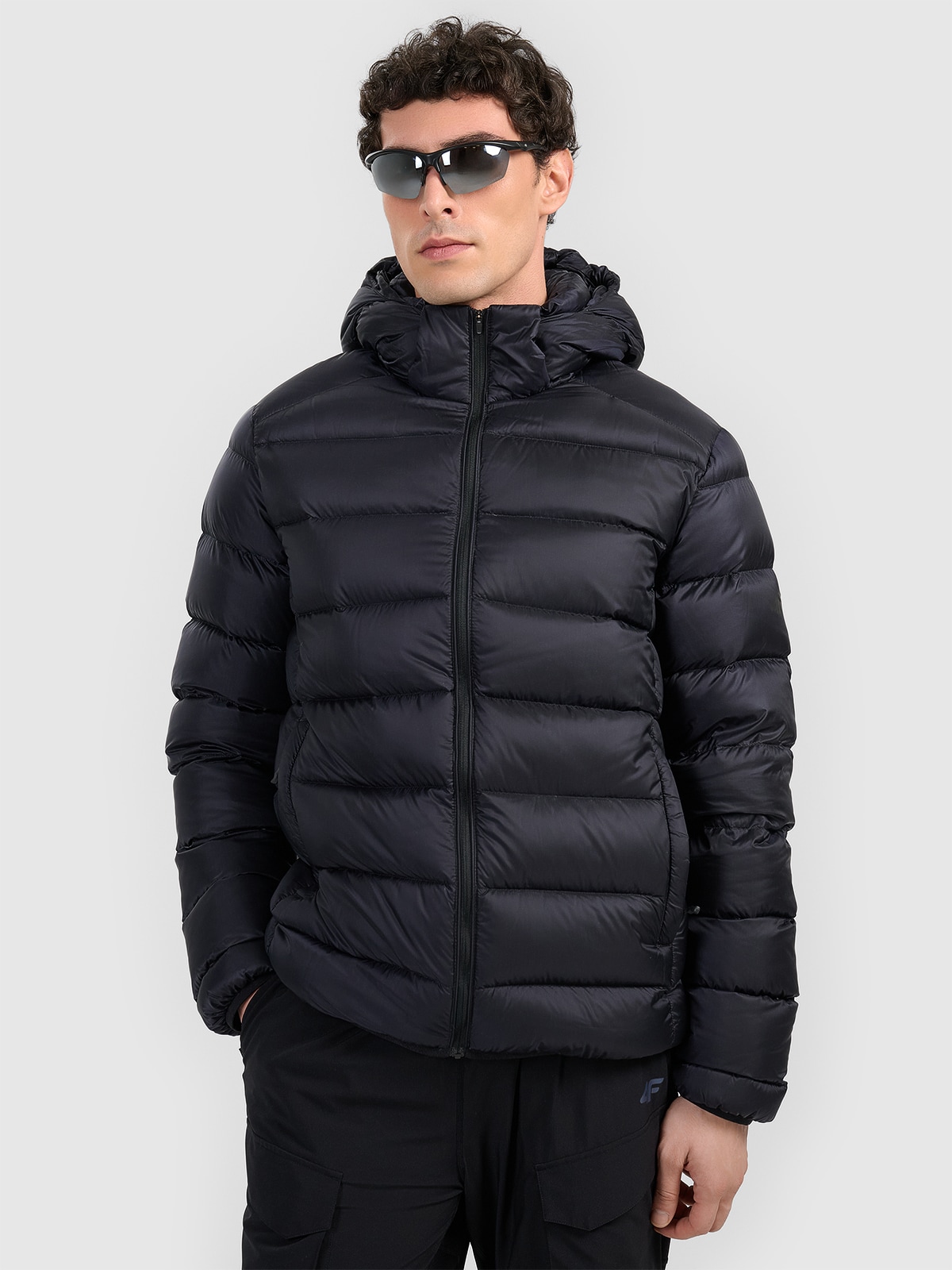 Vyriška žygio striukė su natūraliu pūkų užpildu - juoda