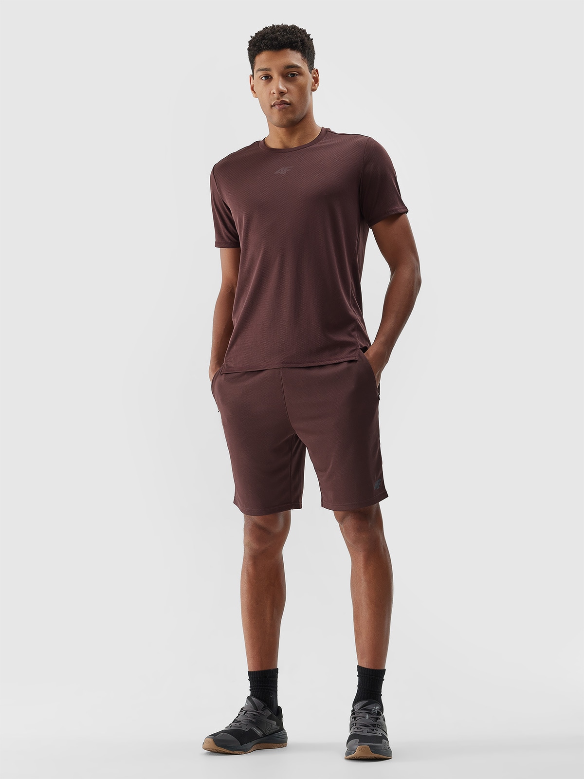 Vyriški greitai džiūstantys treniruočių šortai - rudi